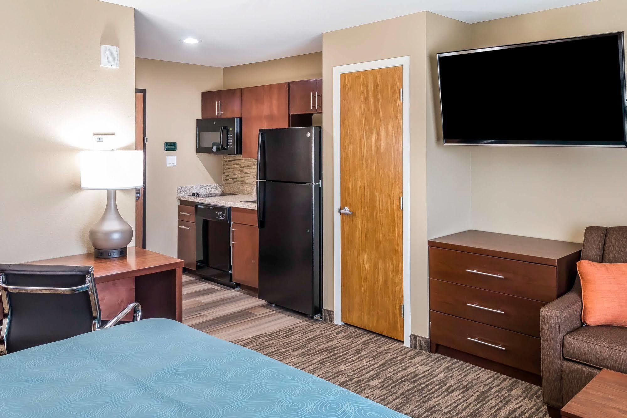 Mainstay Suites Единбург Екстериор снимка